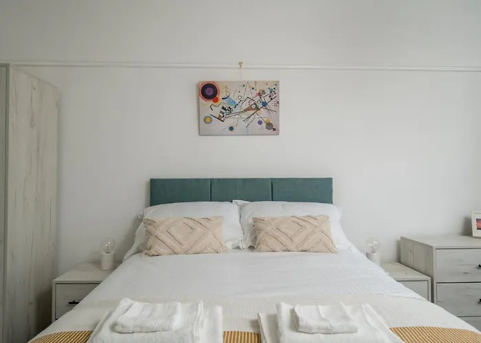 Bright West Hampstead Retreat